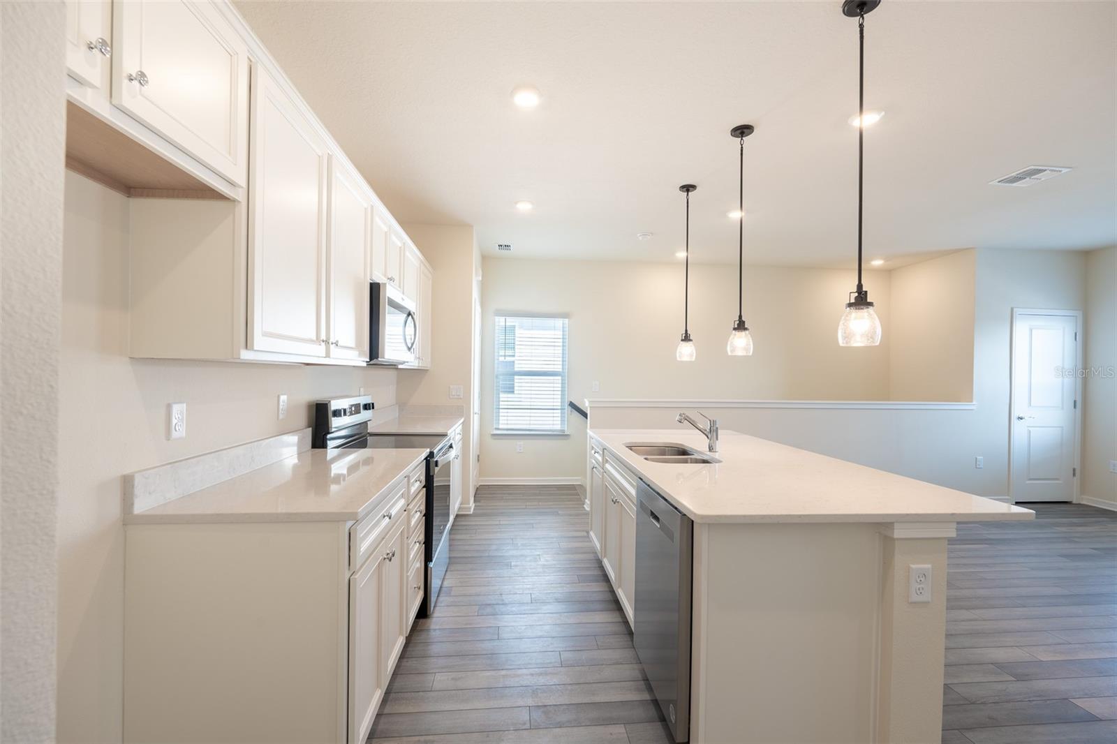 WESLYN PARK PH 3 PB 34 PGS 38-52 LOT 144 - Residential Lease