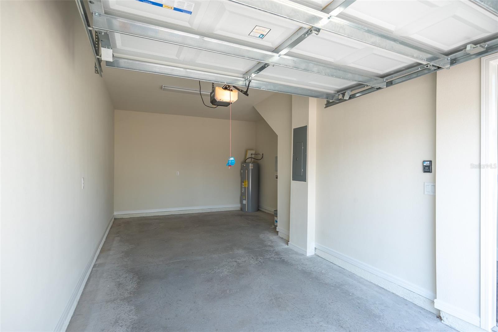 WESLYN PARK PH 3 PB 34 PGS 38-52 LOT 144 - Residential Lease