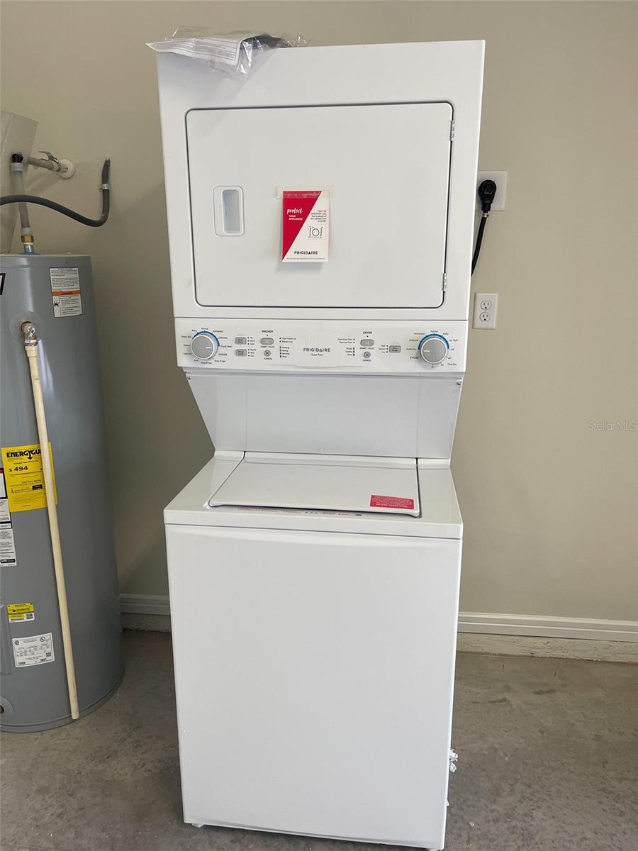 WESLYN PARK PH 3 PB 34 PGS 38-52 LOT 144 - Residential Lease