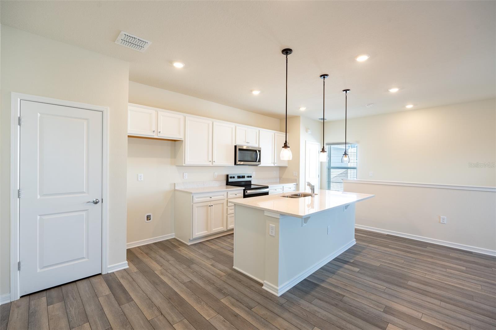 WESLYN PARK PH 3 PB 34 PGS 38-52 LOT 144 - Residential Lease