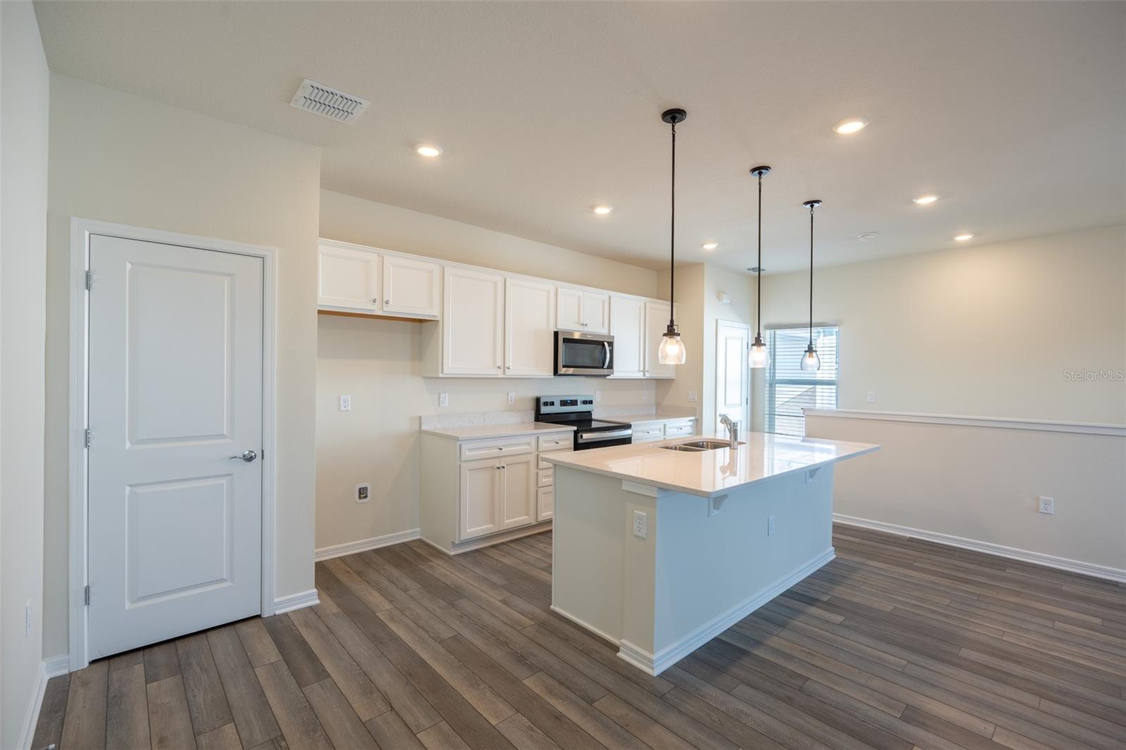 WESLYN PARK PH 3 PB 34 PGS 38-52 LOT 144 - Residential Lease