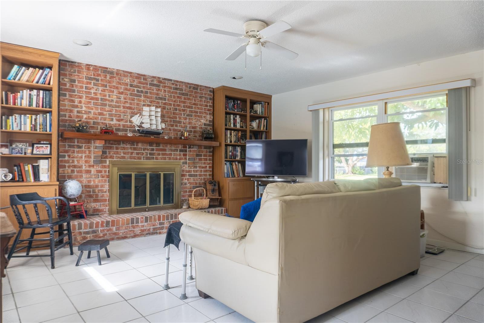 PINE LAKES - Residential