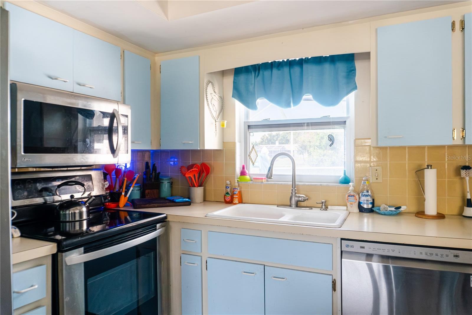 PINE LAKES - Residential