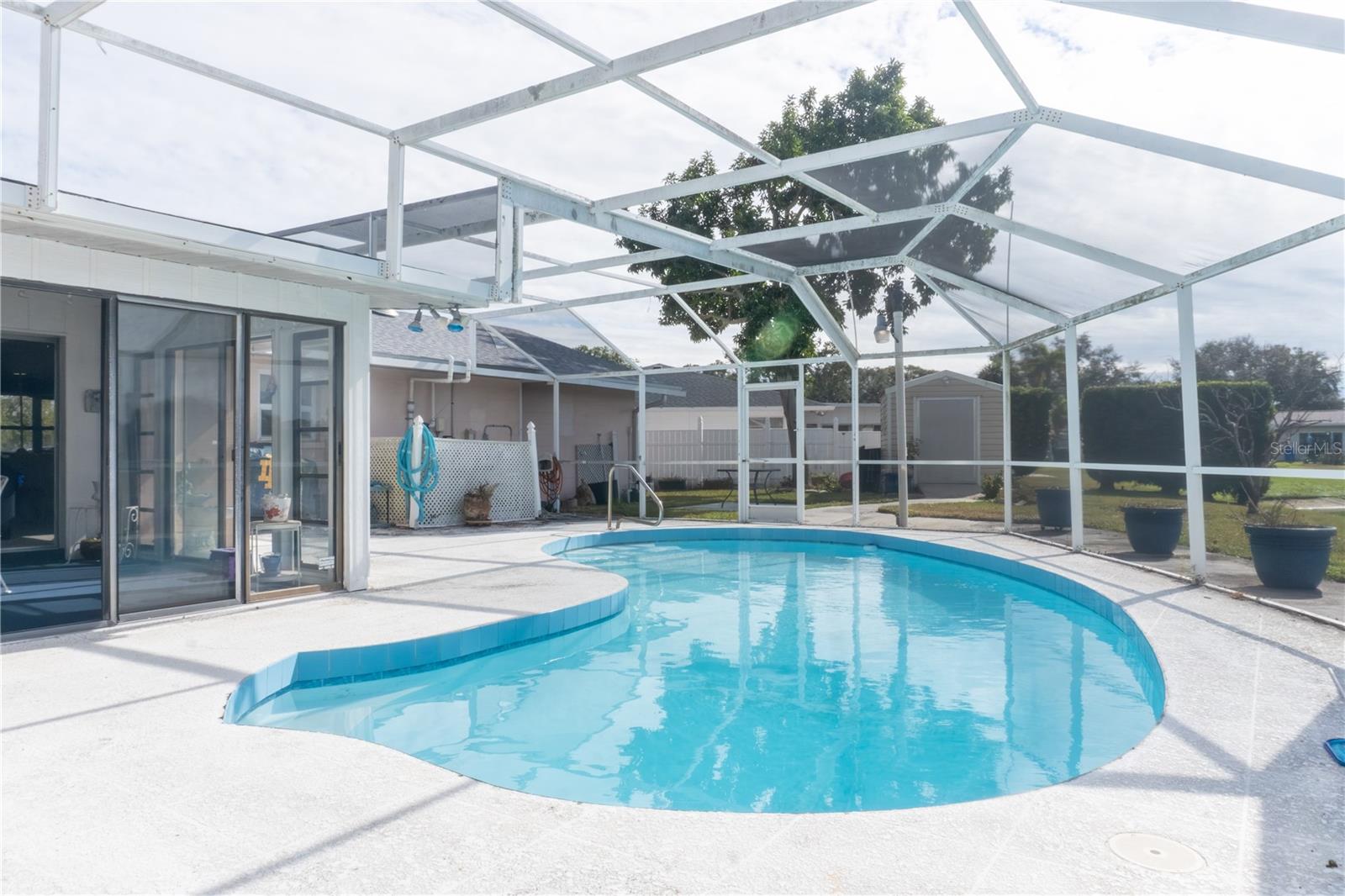 PINE LAKES - Residential