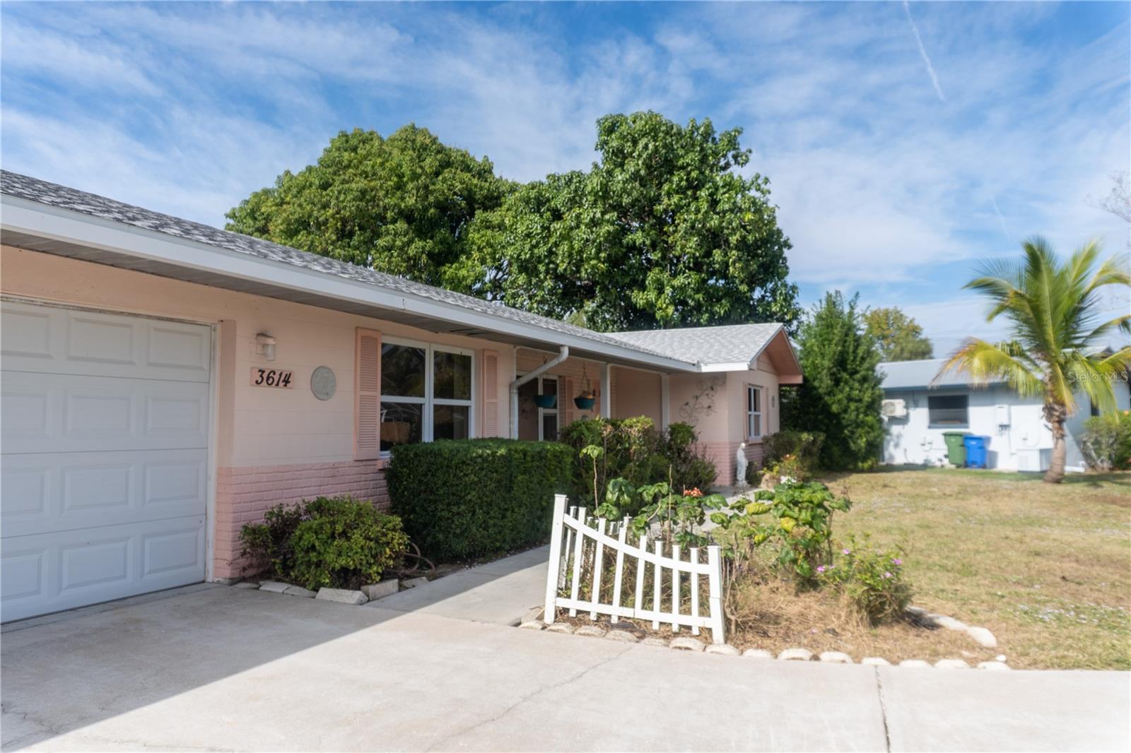 PINE LAKES - Residential