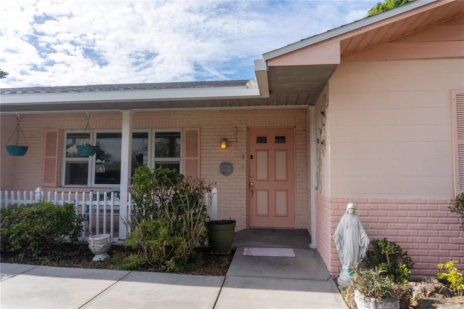 PINE LAKES - Residential