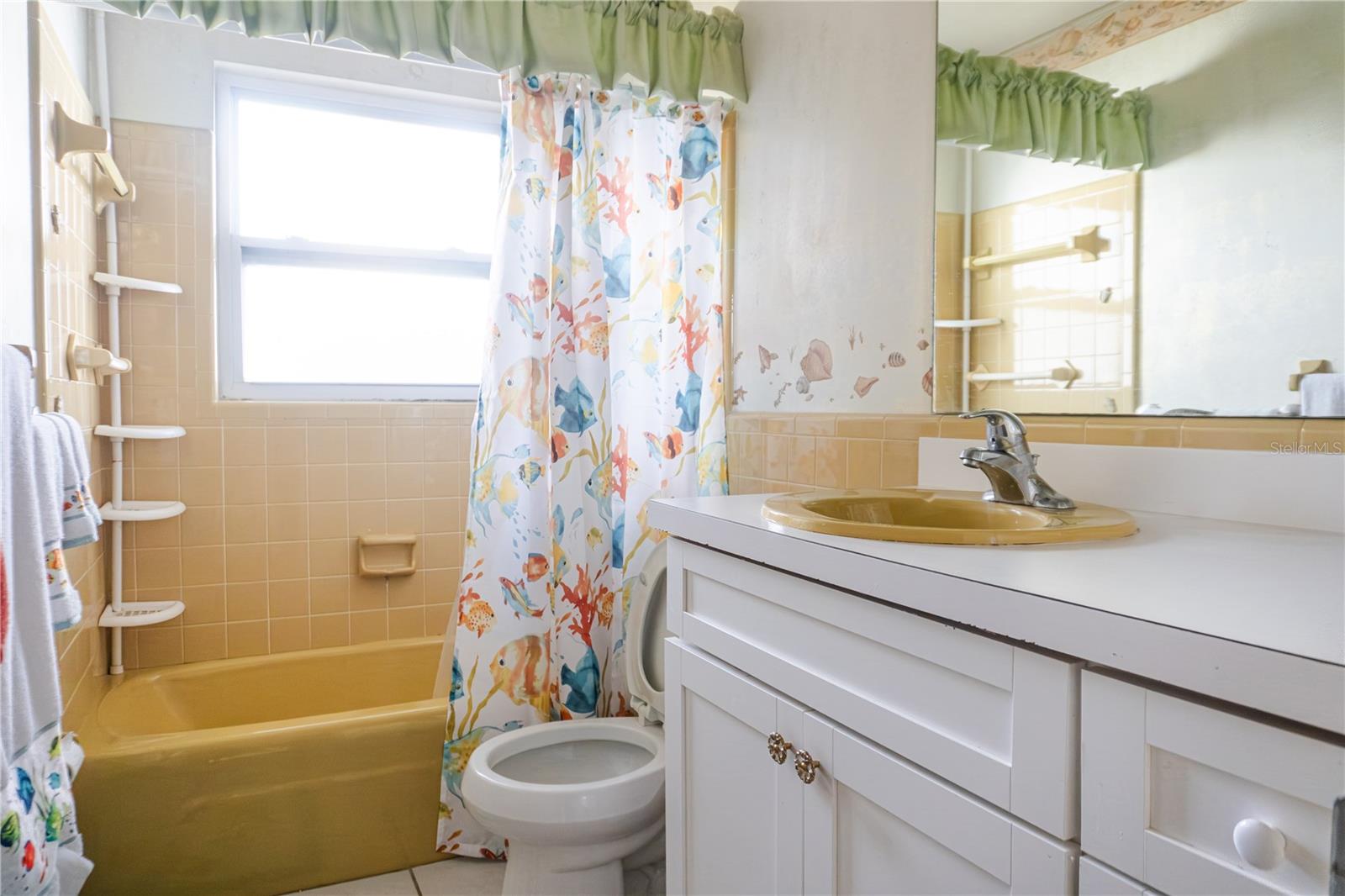 PINE LAKES - Residential