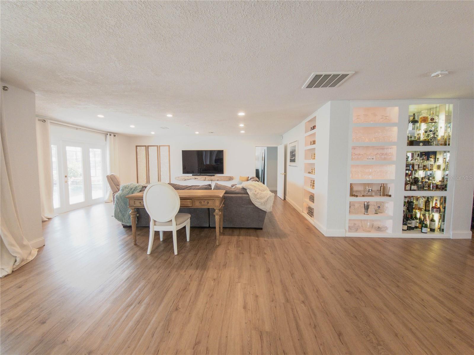 ISLAND ESTATES OF CLEARWATER - Residential