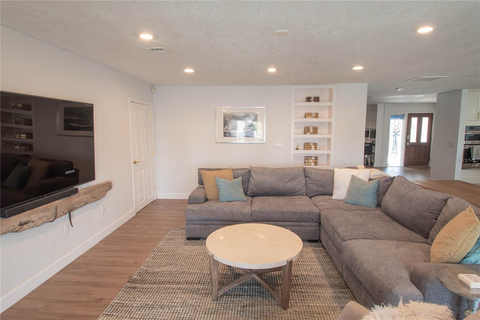 ISLAND ESTATES OF CLEARWATER - Residential