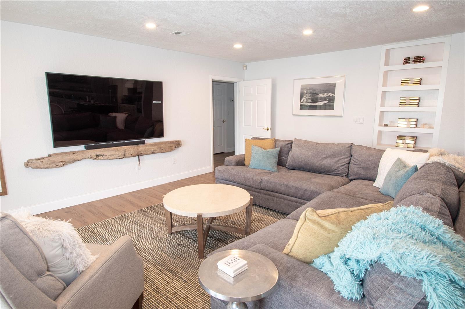 ISLAND ESTATES OF CLEARWATER - Residential