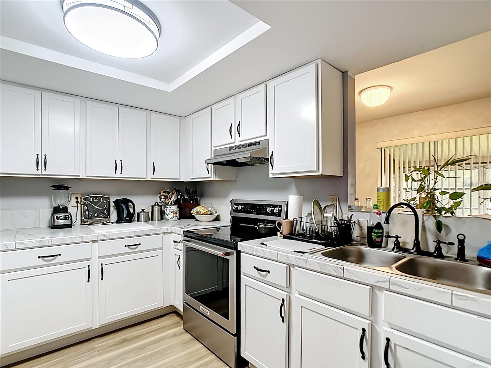 548 FAIRWAYS DRIVE B