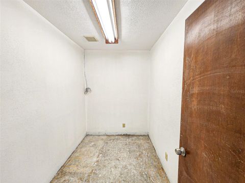 Tiny photo for 11121 SE 53rd Court, Belleview, FL 34420 (MLS # OM708724)