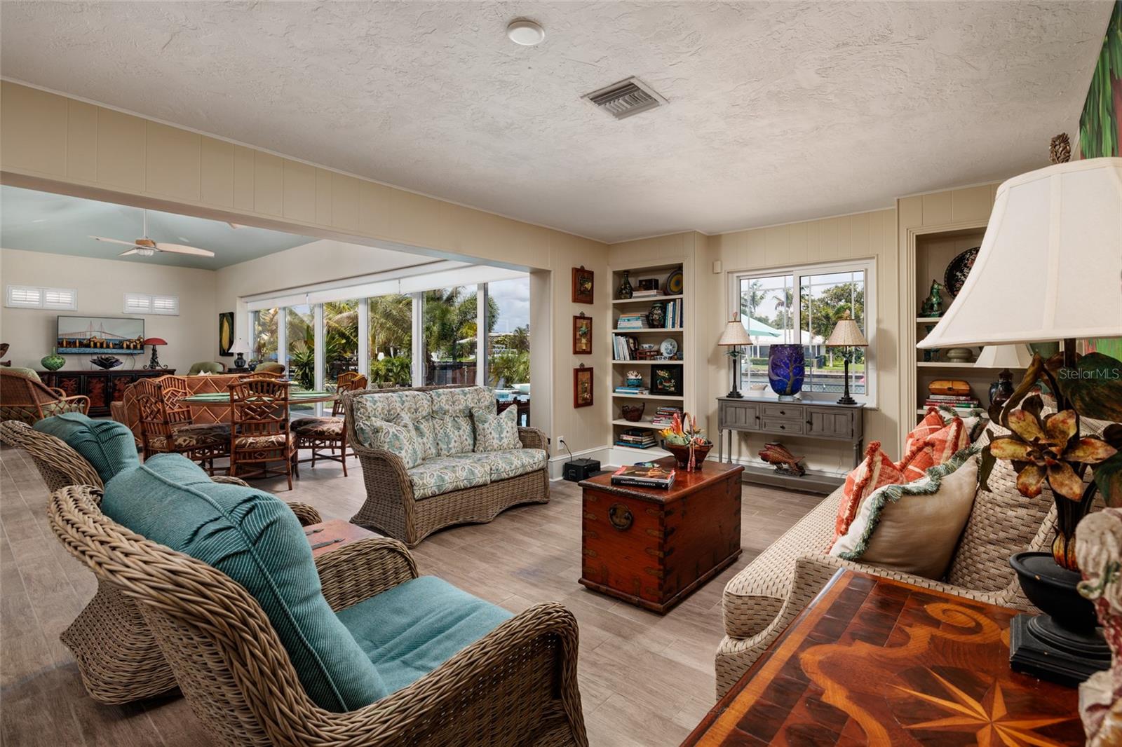 VENETIAN ISLES - Residential