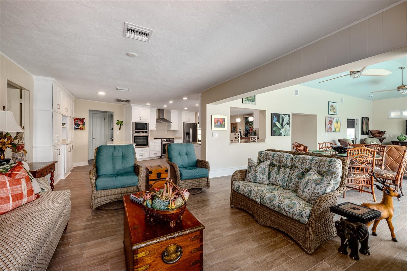 VENETIAN ISLES - Residential
