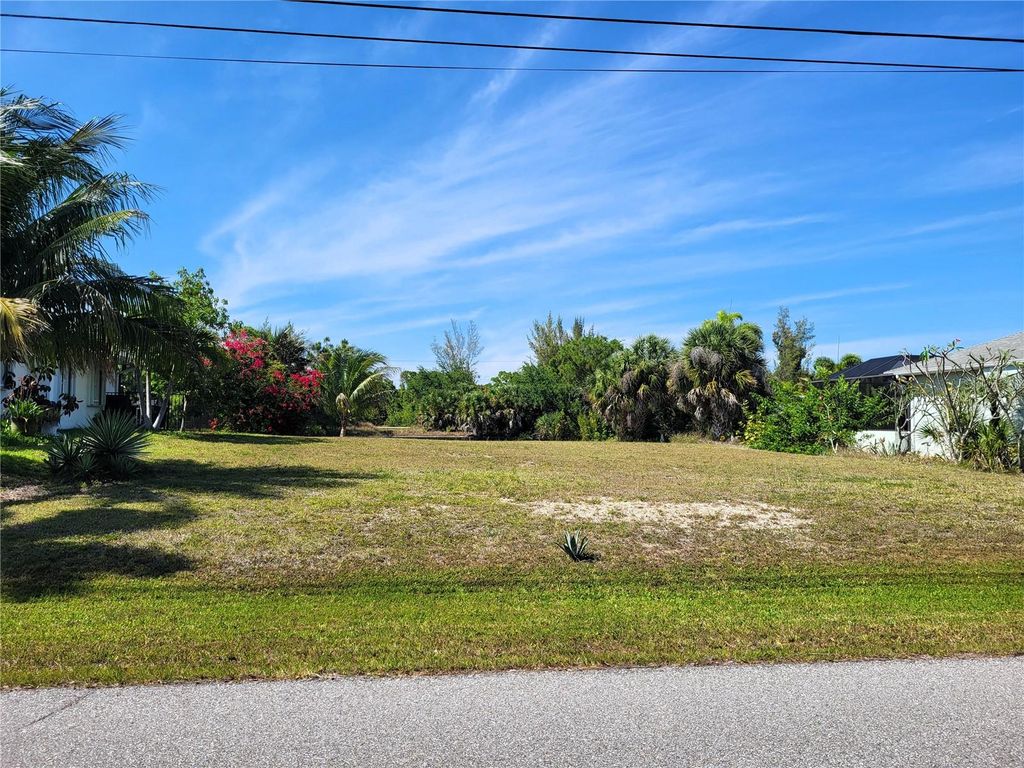 Photo of 15164 Lyneburg Avenue, Port Charlotte, FL 33981 (MLS # D6147275)
