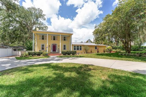 Photo of 1226 SE 9th Avenue, Ocala, FL 34471 (MLS # OM707391) Photo of 1226 SE 9th Avenue, Ocala, FL 34471 (MLS # OM707391)