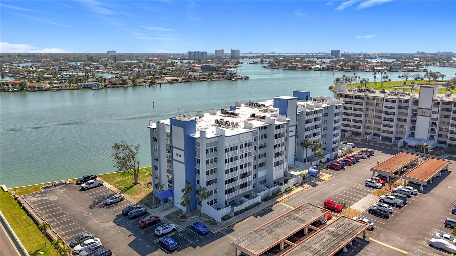 500 TREASURE ISLAND CAUSEWAY 207