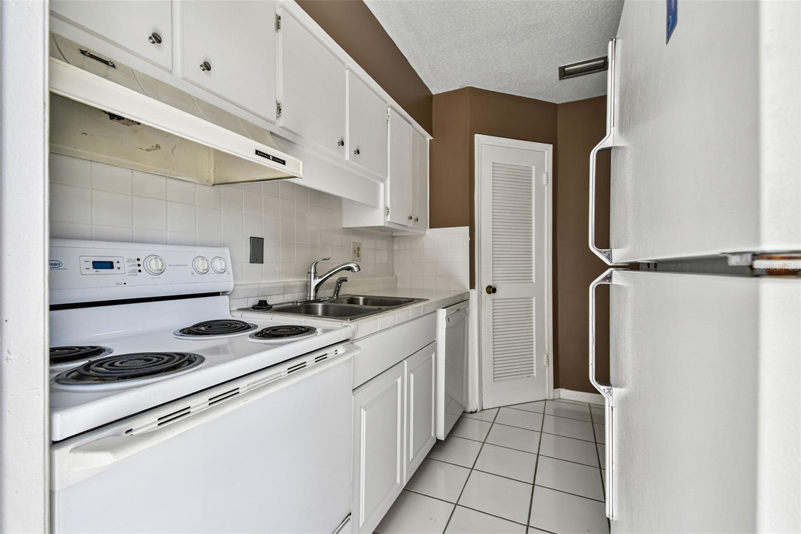 CENTRAL CORTEZ PLAZA - Residential
