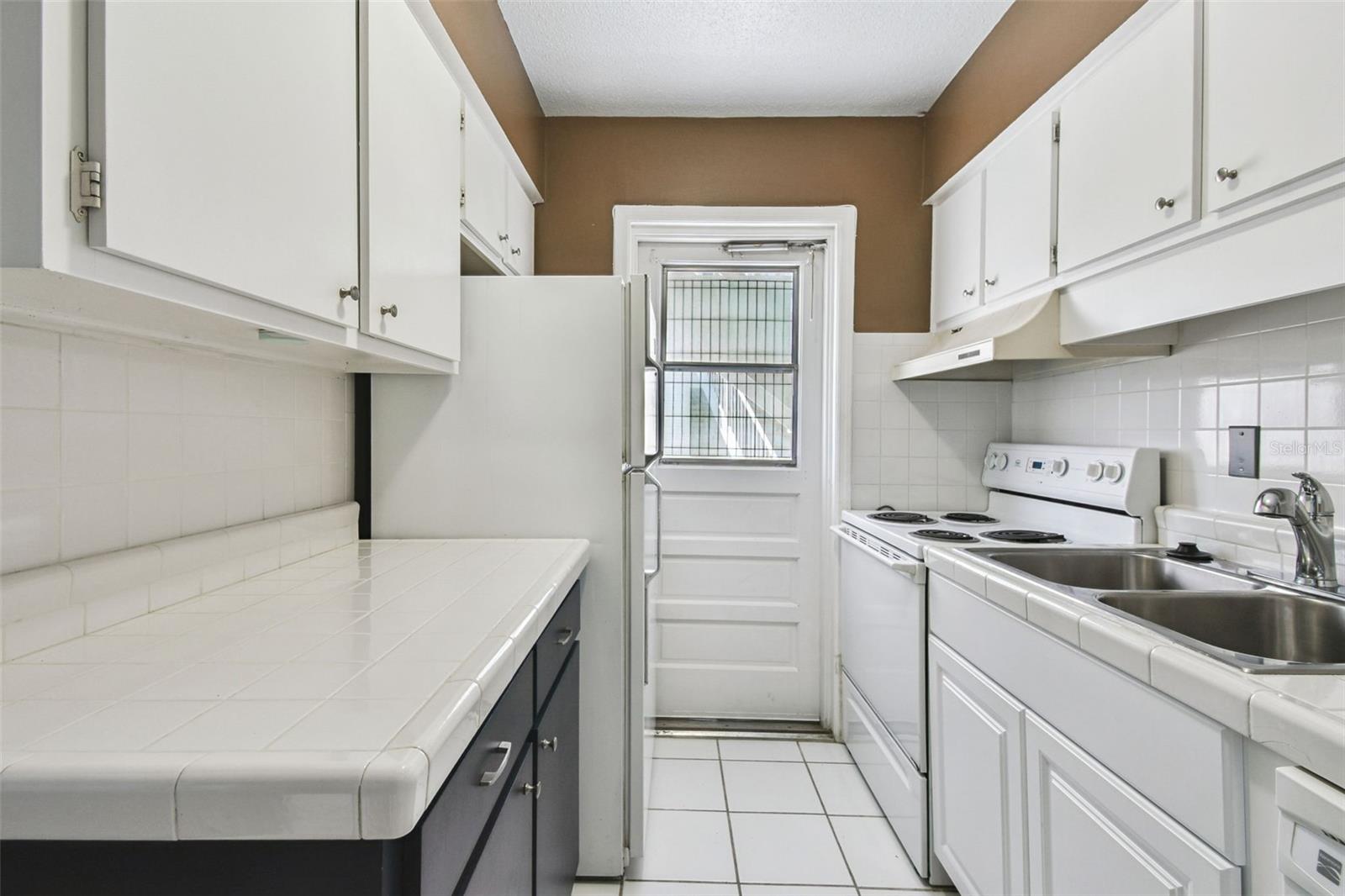 CENTRAL CORTEZ PLAZA - Residential