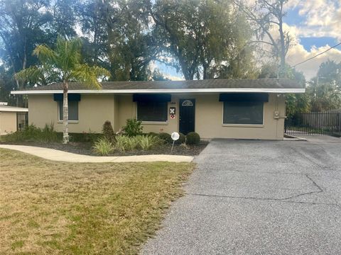 Photo of 130 E 1st Street, Apopka, FL 32703 (MLS # O6383076)