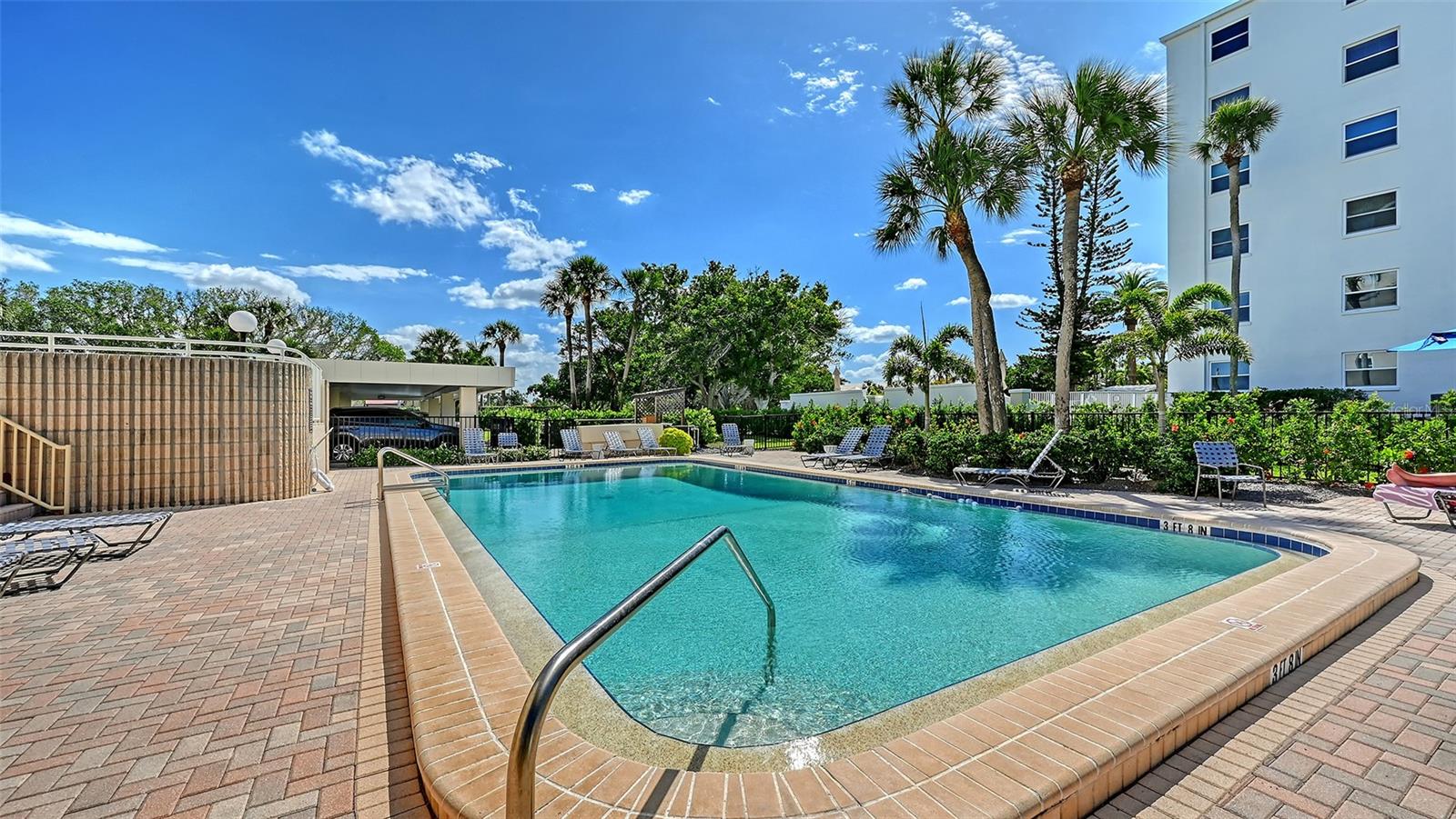 TIFFANY PLAZA - Residential