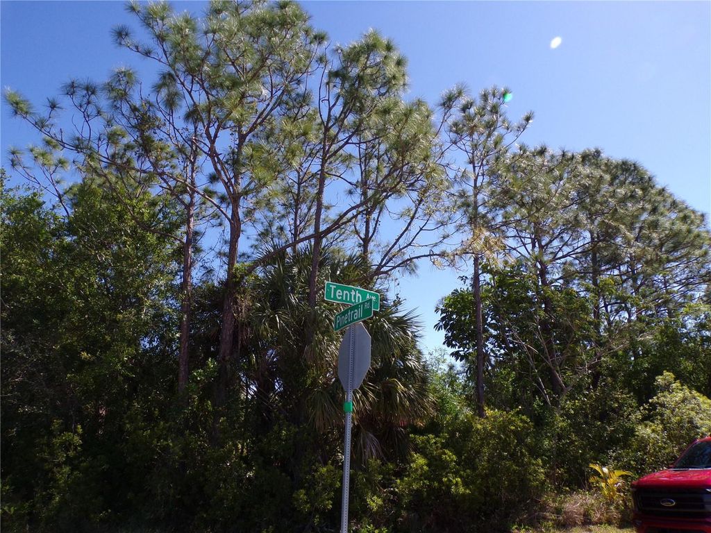 Photo of 11383 10th Avenue, Punta Gorda, FL 33955 (MLS # C7507292)