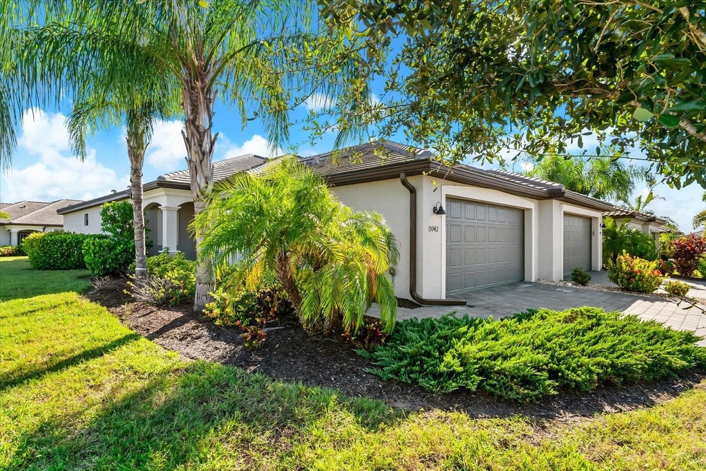 Photo of 15942 Clear Skies Place, Bradenton, FL 34211 (MLS # A4707852)