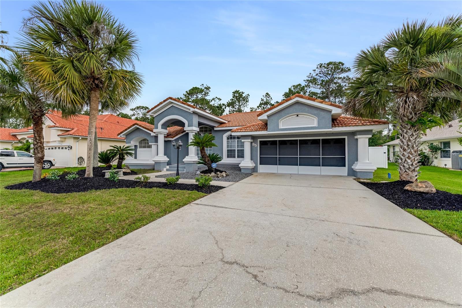 35 WOODHOLLOW LANE