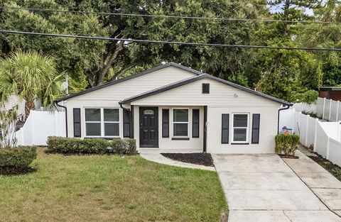Photo of 2616 E 21st Avenue, Tampa, FL 33605 (MLS # TB8437079)