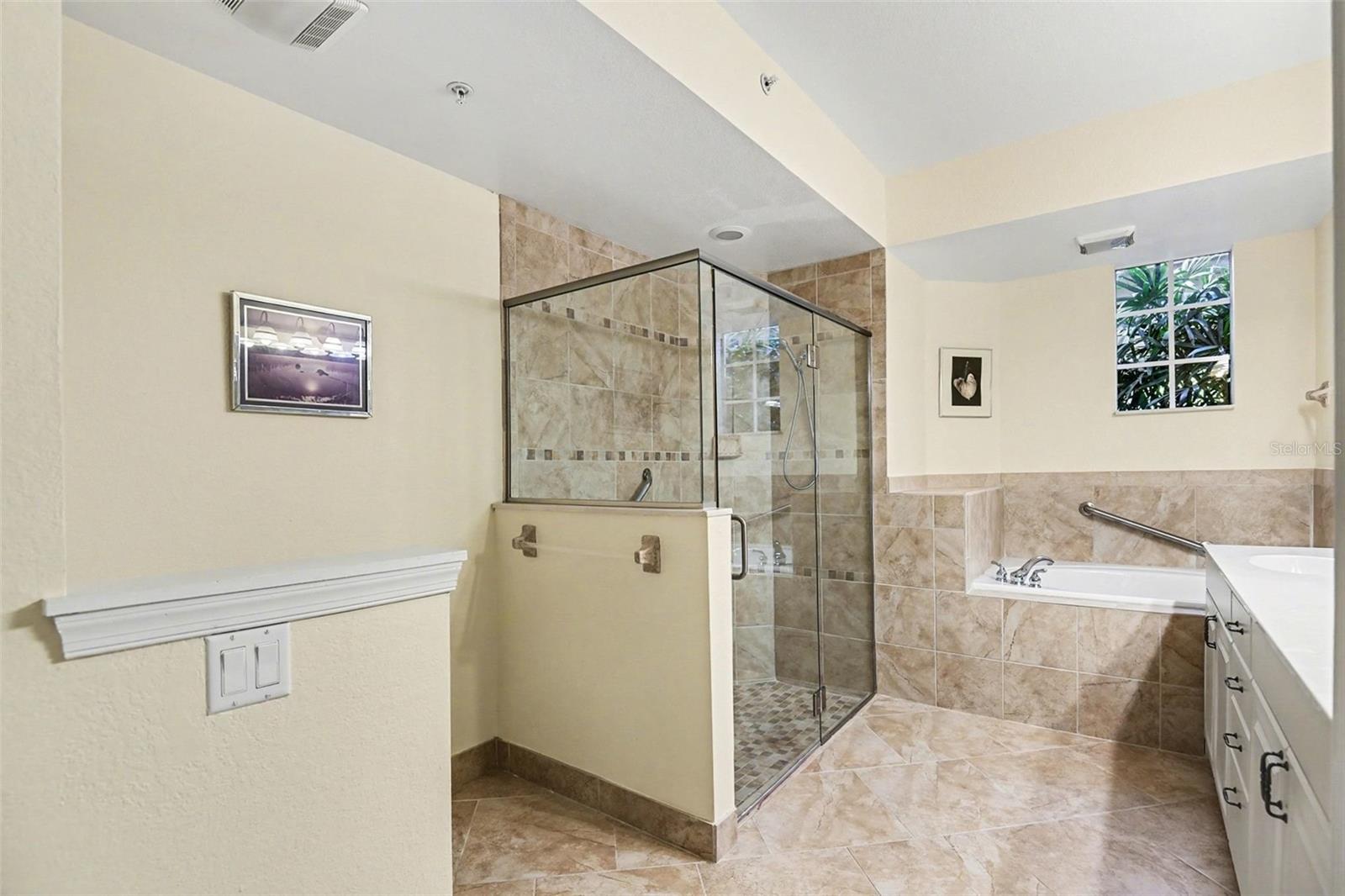 RIVERWOOD - Residential