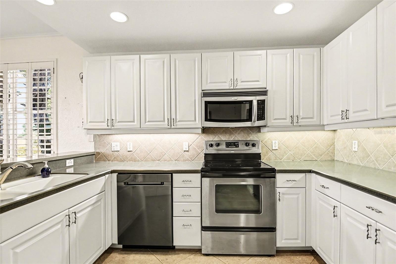 RIVERWOOD - Residential