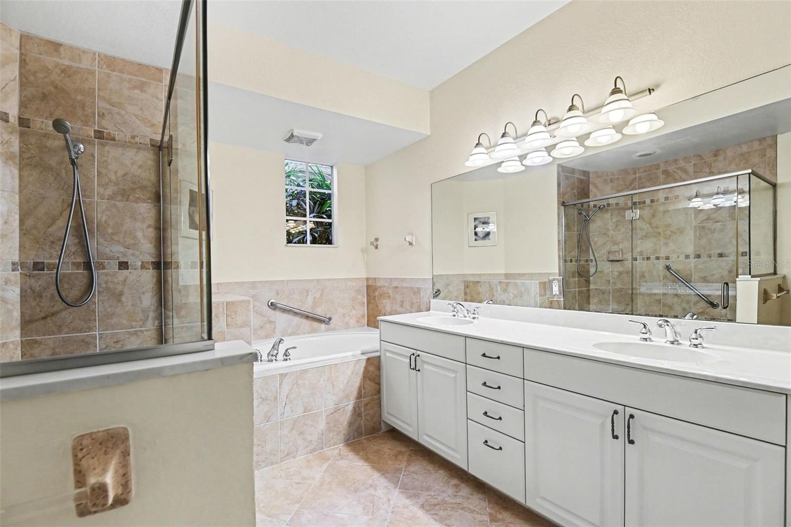 RIVERWOOD - Residential