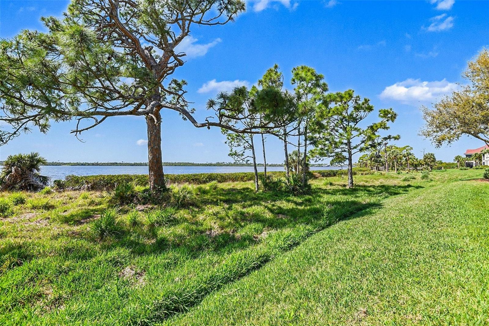 RIVERWOOD - Residential