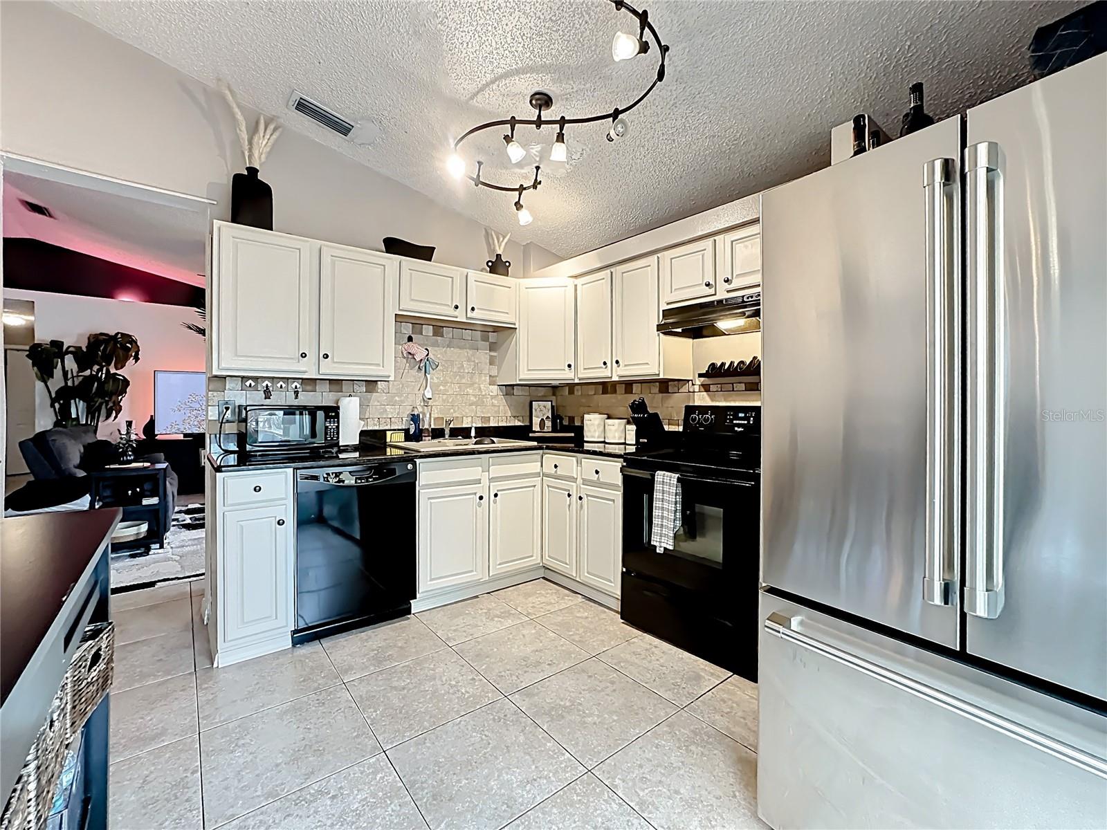 ISLANDS PH 04 - Residential