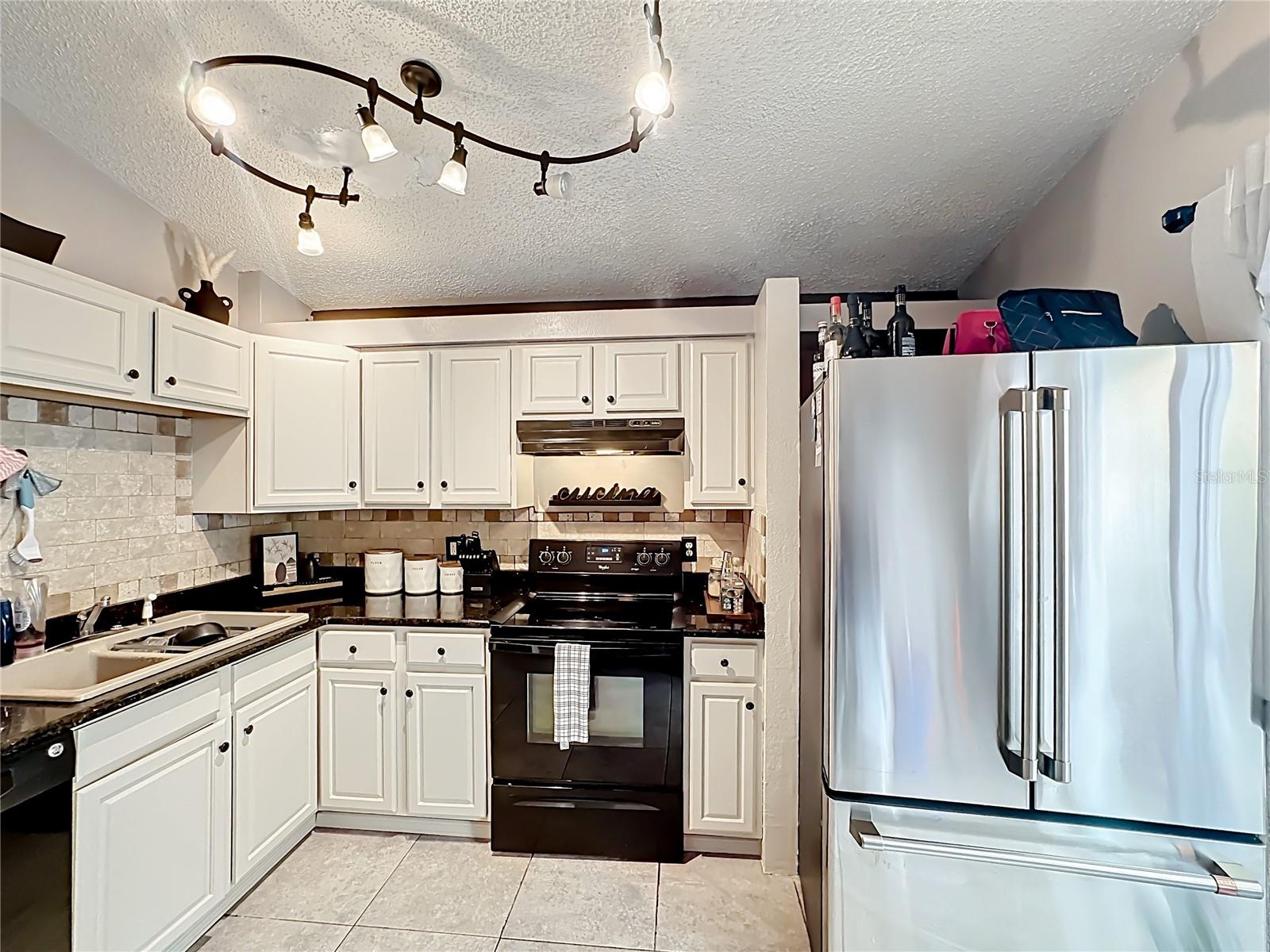 ISLANDS PH 04 - Residential