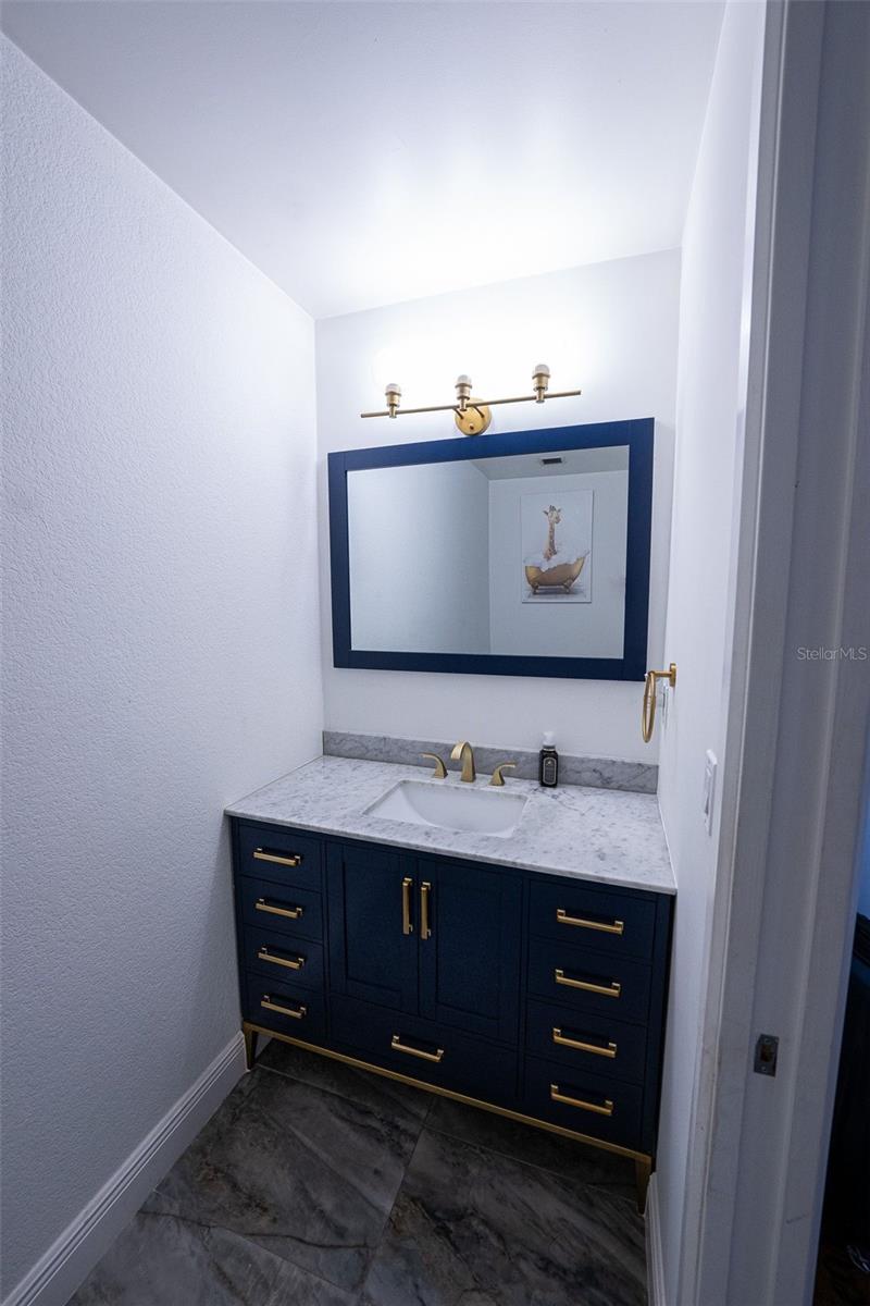 VUE/LK EOLA - Residential Lease