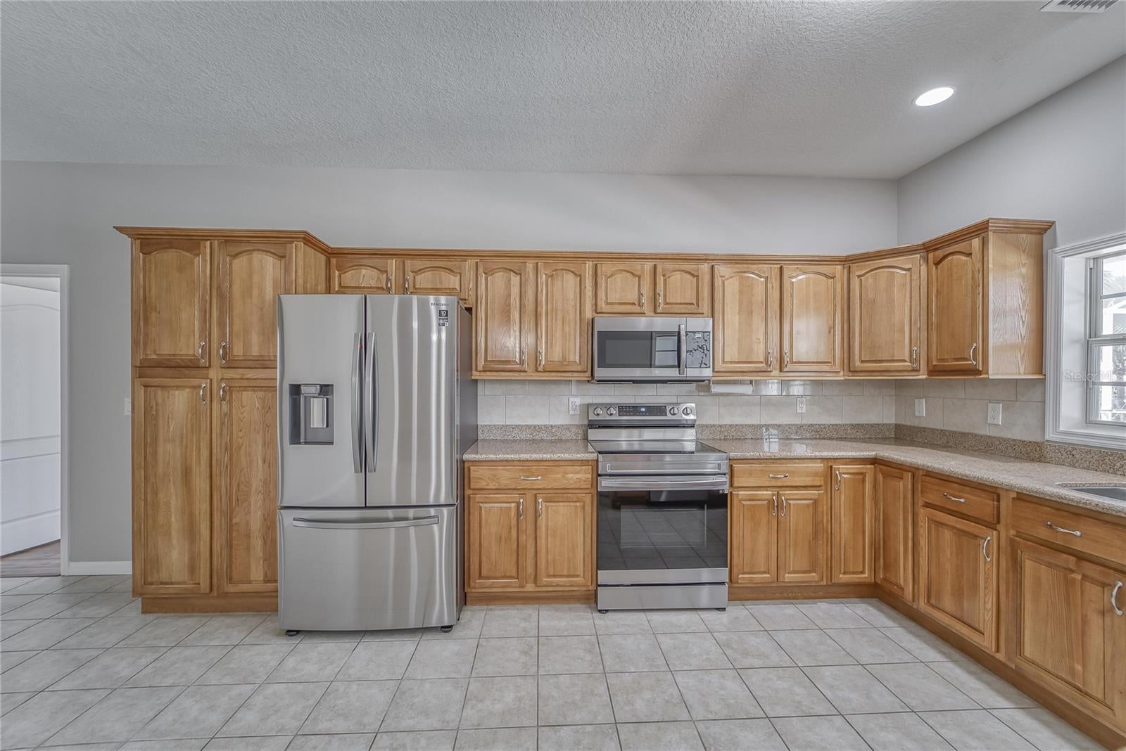 416 ISLAND CAY WAY