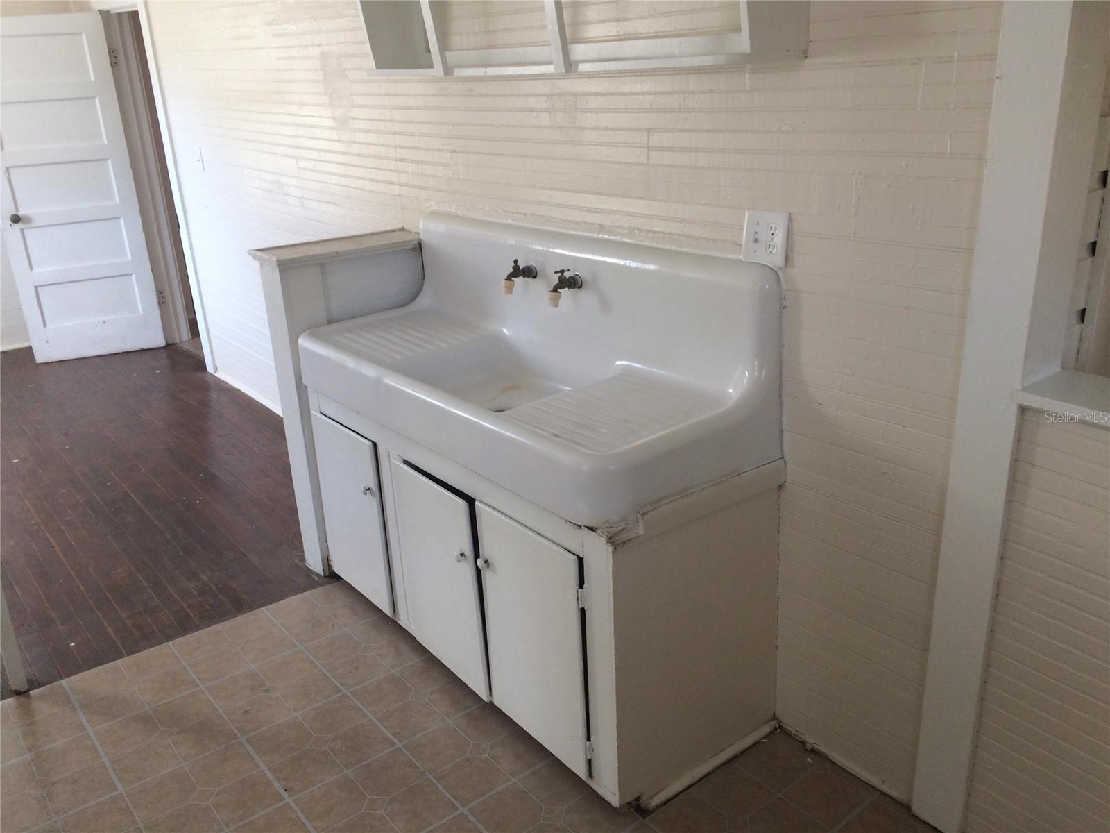 LEESBURG OAK CREST - Residential Lease