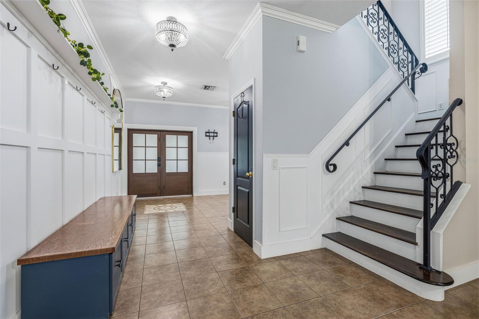 512 DUNAWAY DRIVE