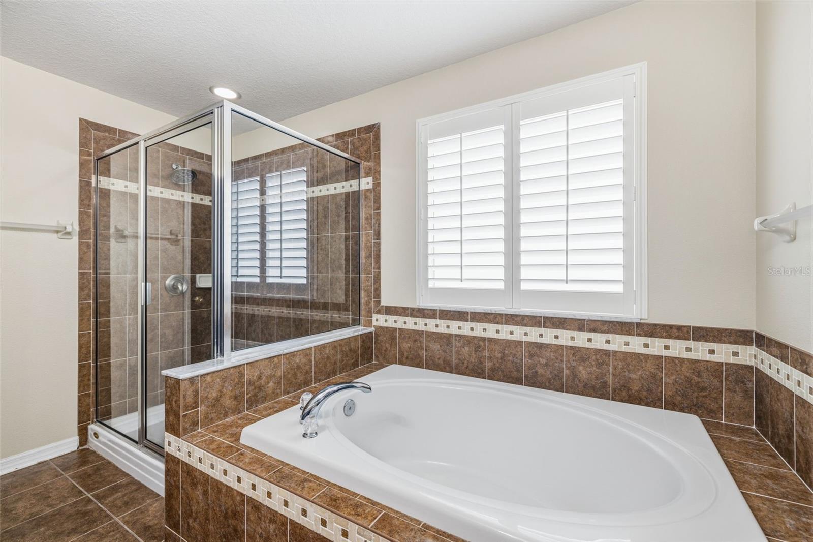 SOUTHERN OAKS GROVE - Residential