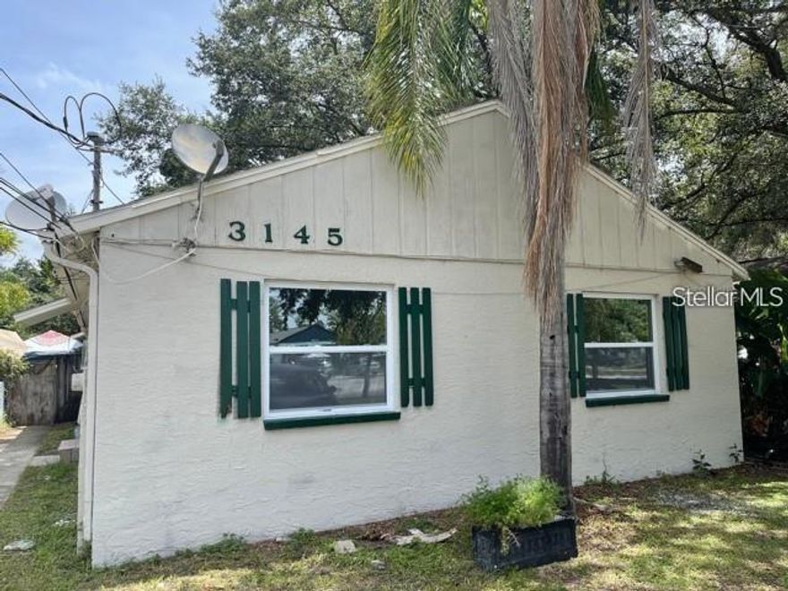 Beautiful 3 bedroom 2 bathroom home located in Oldsmar minuted from Safety Harbor, Palm Harbor and Clearwater. Features nice tile flooring through out, nice kitchen counters, great location with easy access to Tampa. Must see