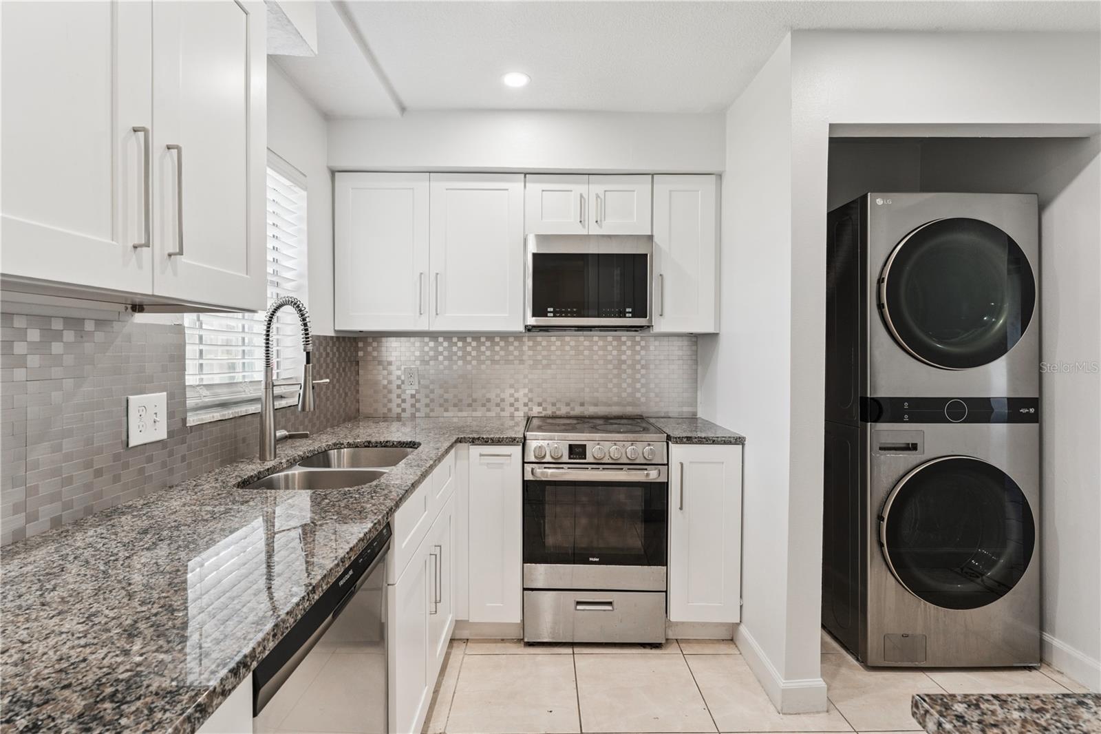 SEMORAN PINES REGIMES 01 & 04-08 - Residential
