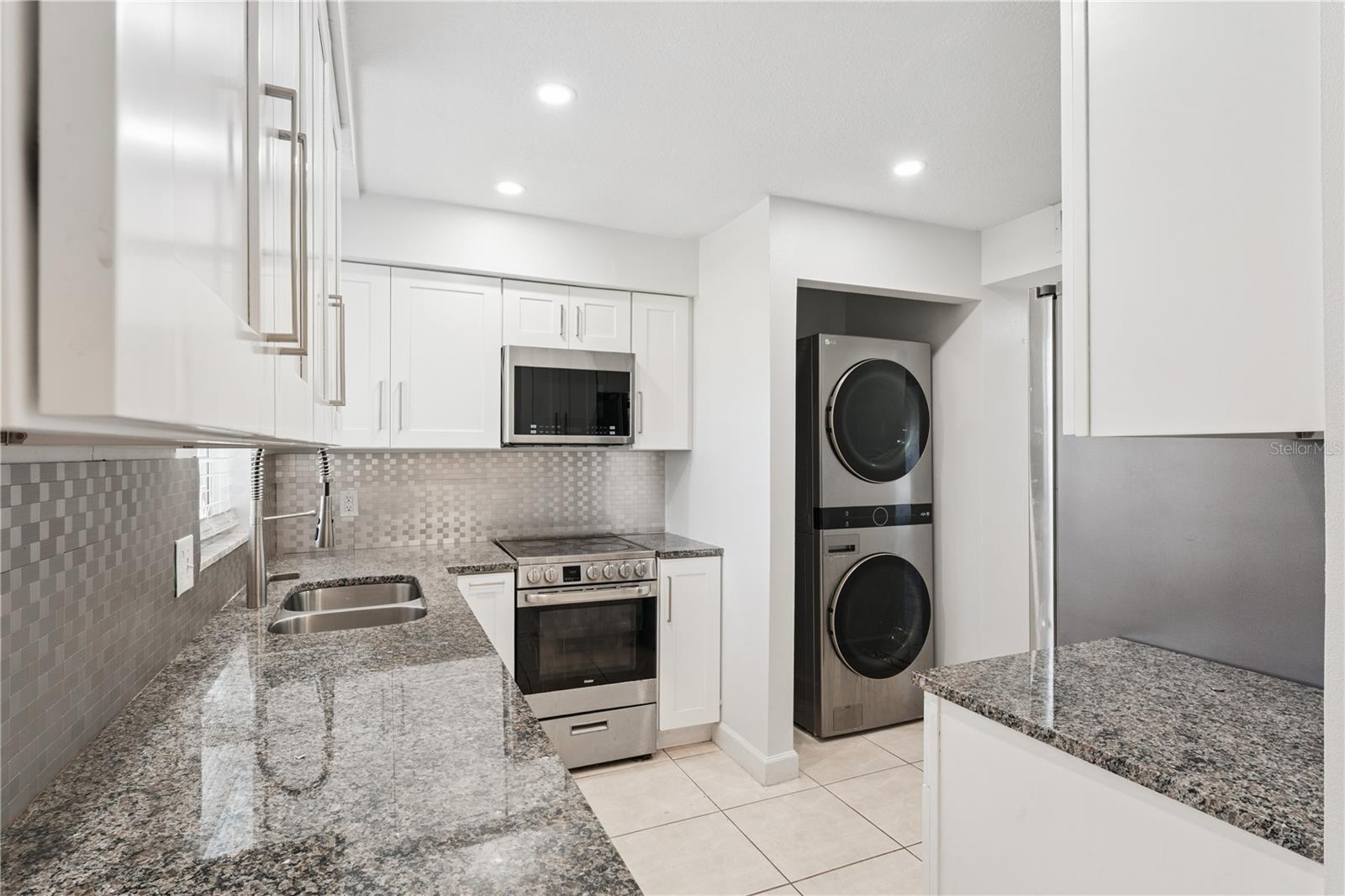 SEMORAN PINES REGIMES 01 & 04-08 - Residential