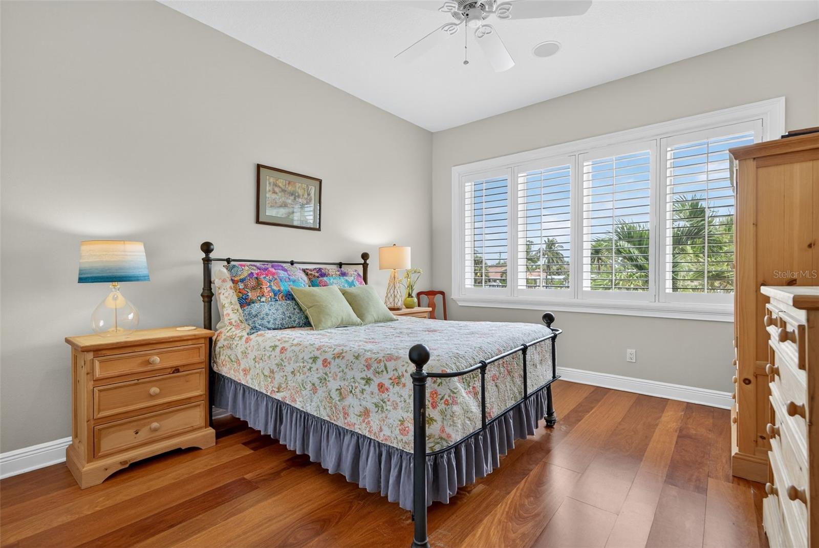 BAY ISLAND SHORES - Residential