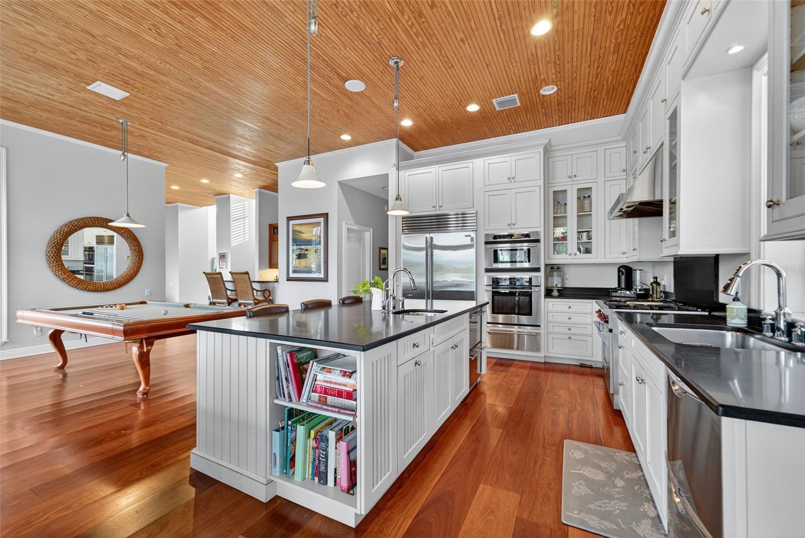 BAY ISLAND SHORES - Residential