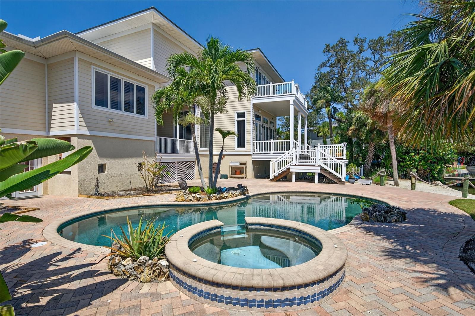 BAY ISLAND SHORES - Residential