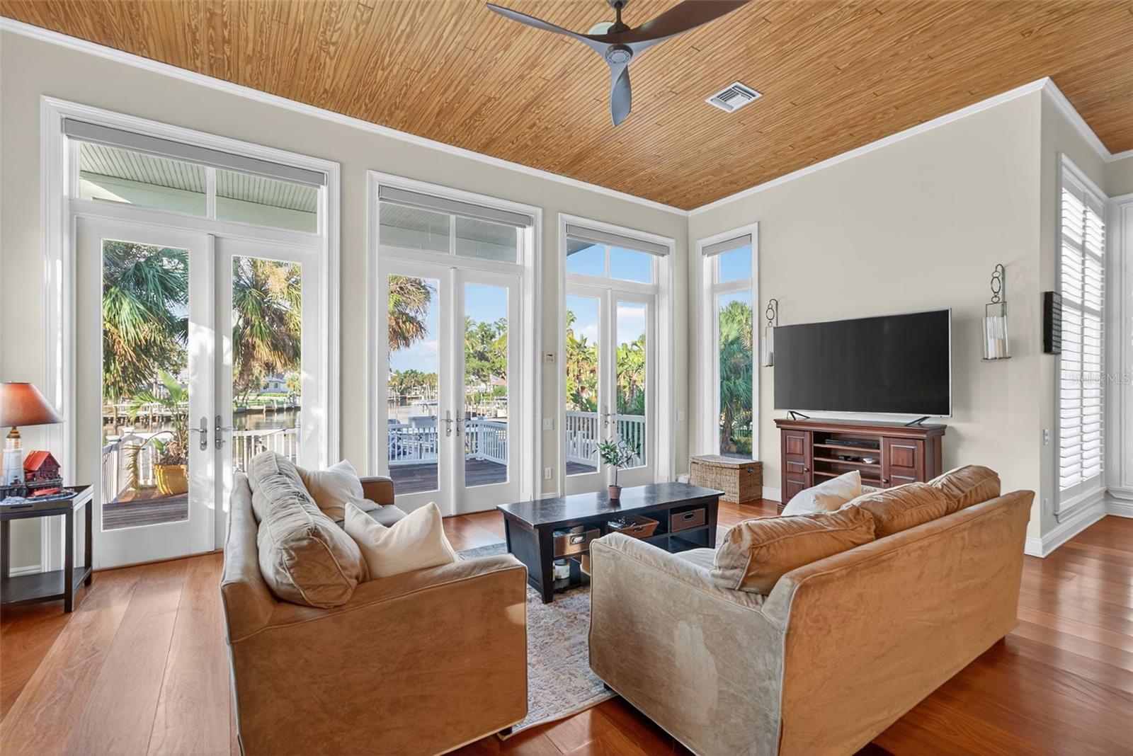 BAY ISLAND SHORES - Residential