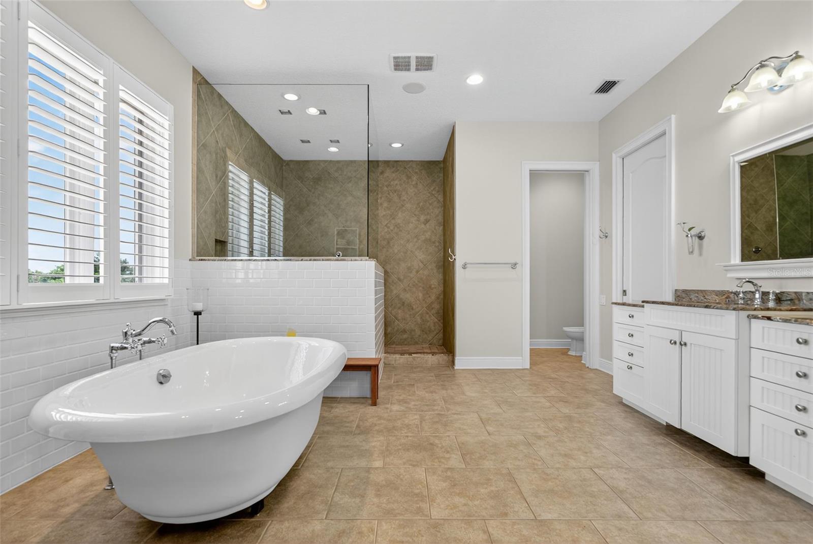 BAY ISLAND SHORES - Residential