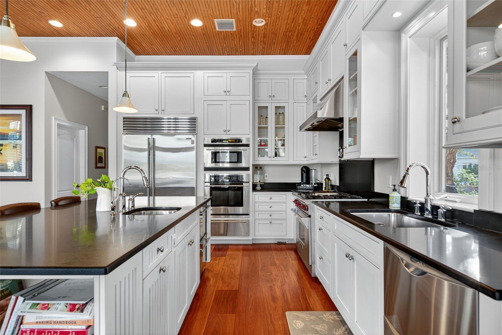 BAY ISLAND SHORES - Residential