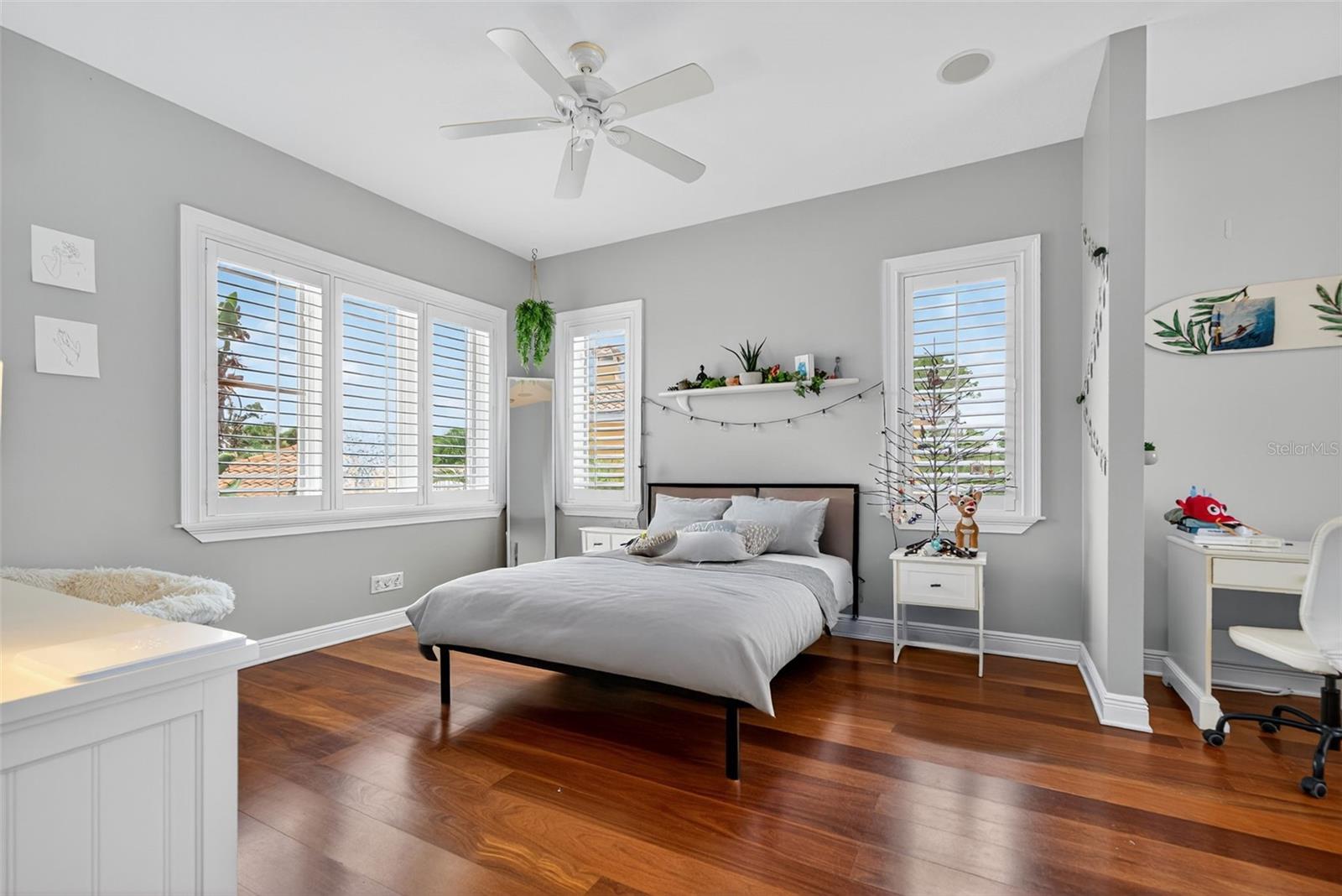 BAY ISLAND SHORES - Residential